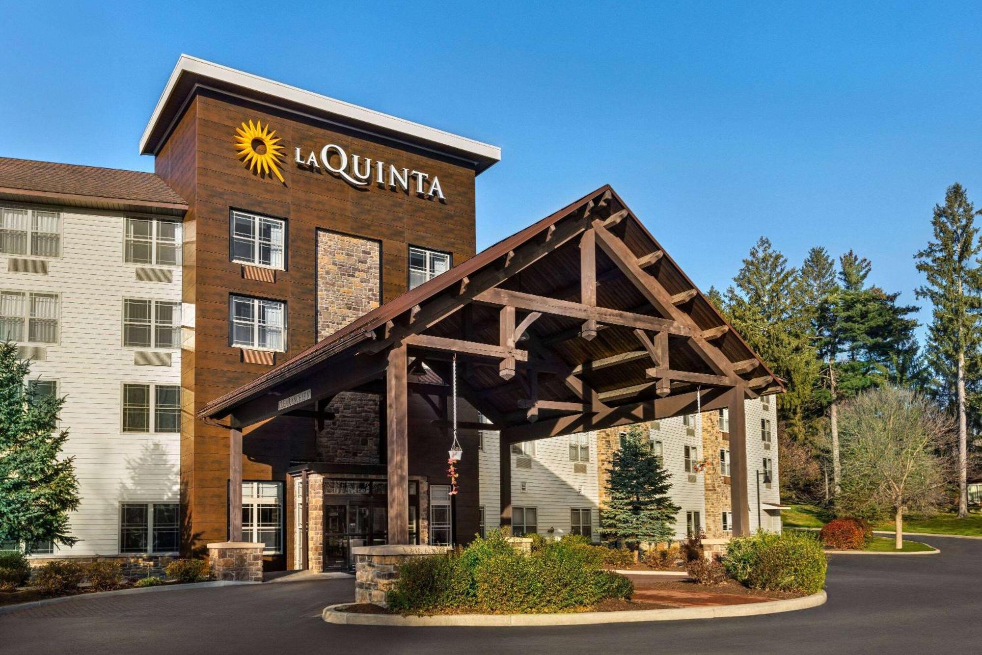 La Quinta Inn & Suites By Wyndham Лейк-Джордж Екстер'єр фото